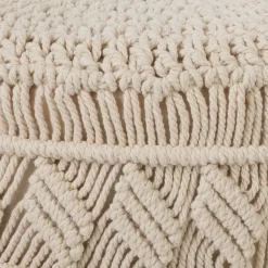 Tamborete macramé bege com pernas em madeira