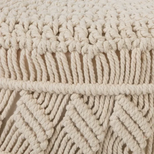 Tamborete macramé bege com pernas em madeira