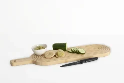 Tábua de corte oval bege em bambu