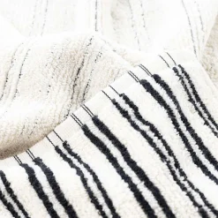 Toalha wc LINE branco e preto em algodão 30x50cm