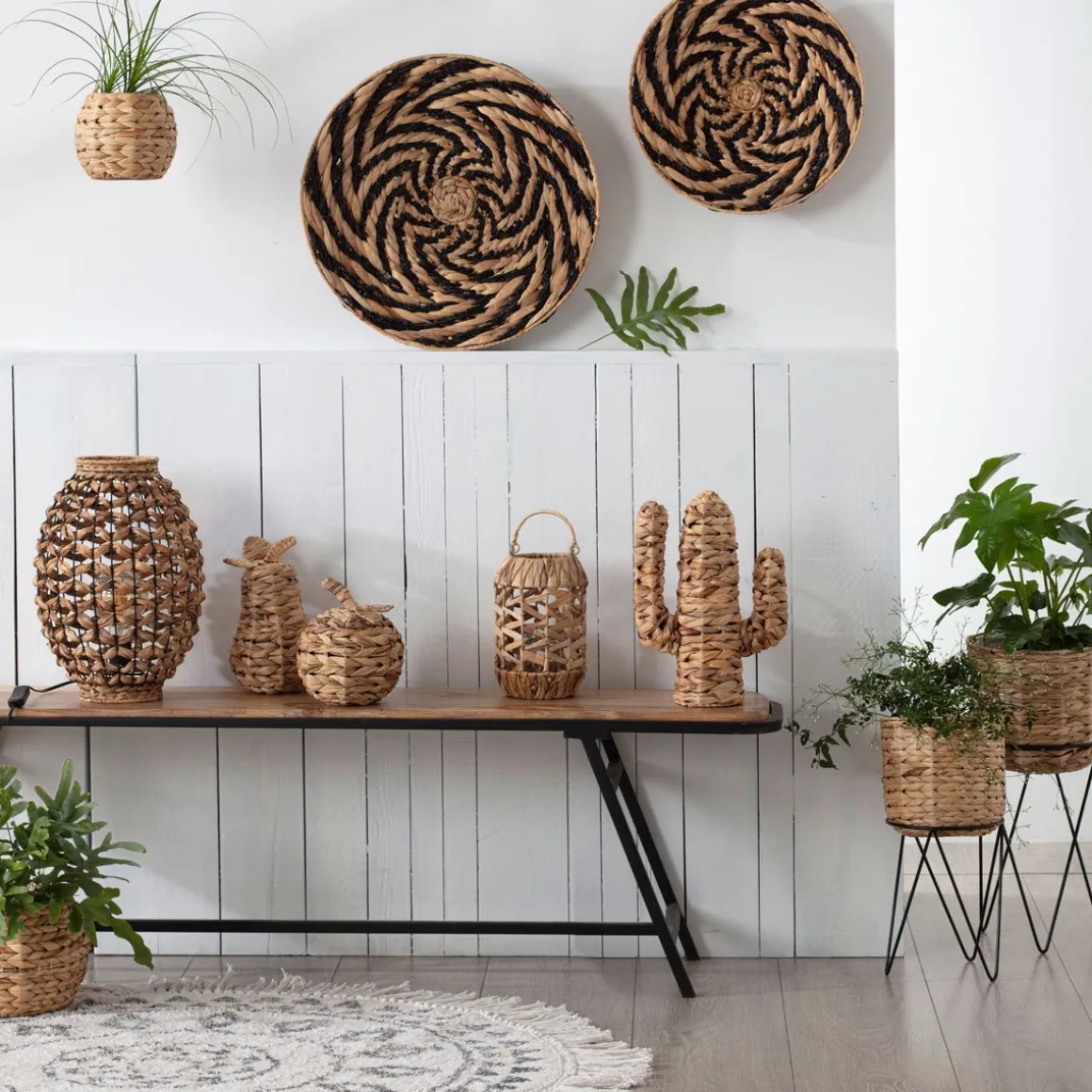 Vaseira NEELA bege em jacinto de água 53cm