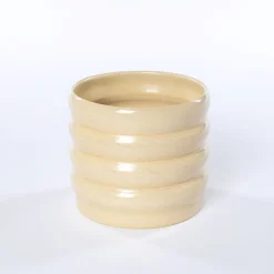 Vaso de cerâmica ondulado bege 12cm