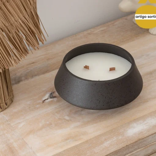 Vela perfumada INU com castiçal de cerâmica 580g